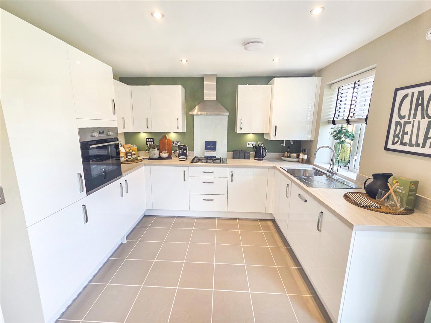 3 bed property in Offa Walk, Bedford